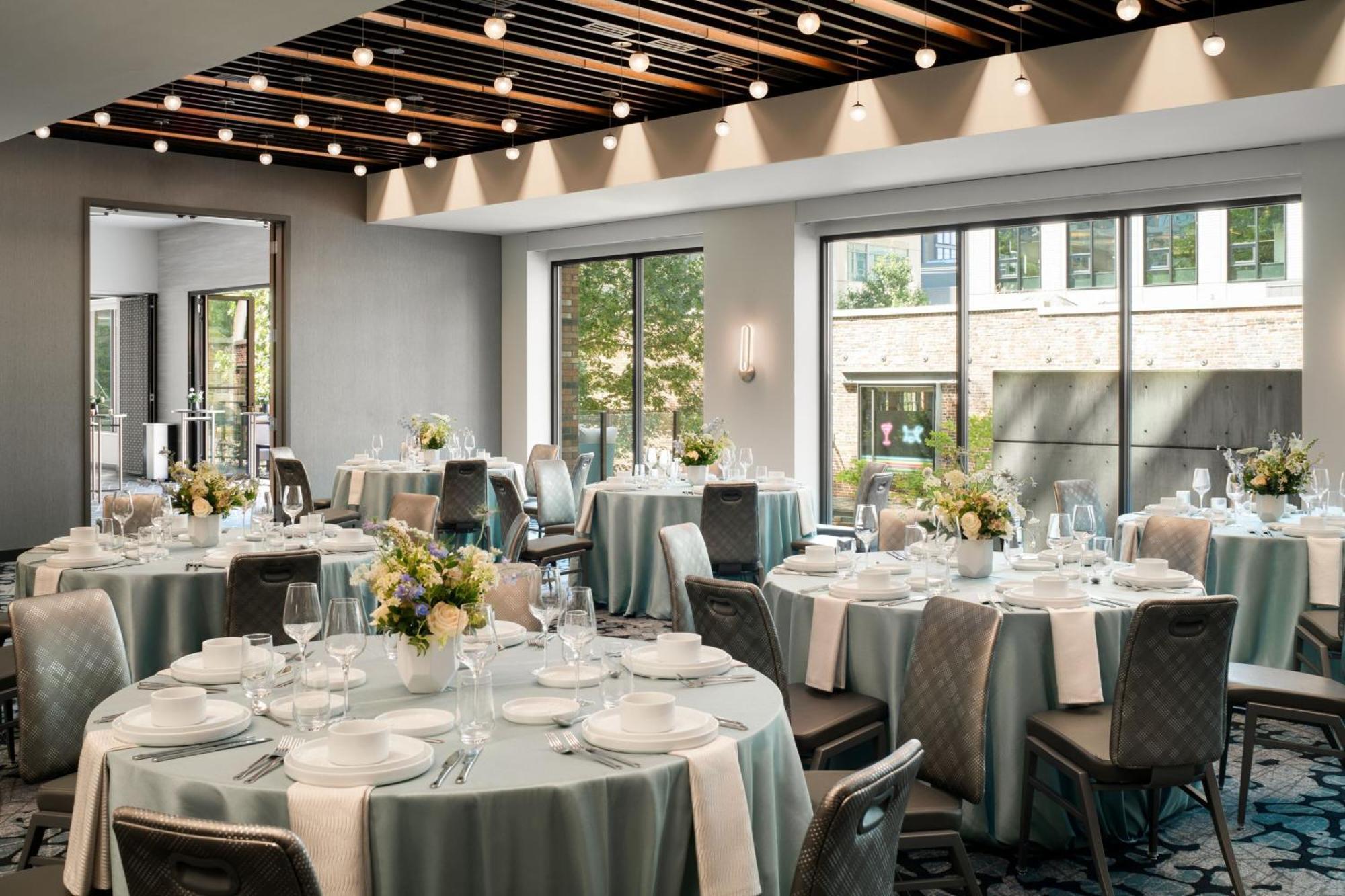 Astra Hotel, Seattle, A Tribute Portfolio Hotel By Marriott エクステリア 写真